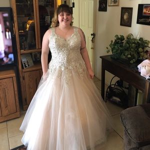 big breasted wedding dresses